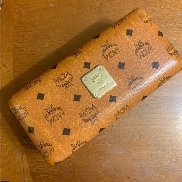 NWOT ⭐️ MCM Tortoiseshell Aviator Sunglasses main image 4